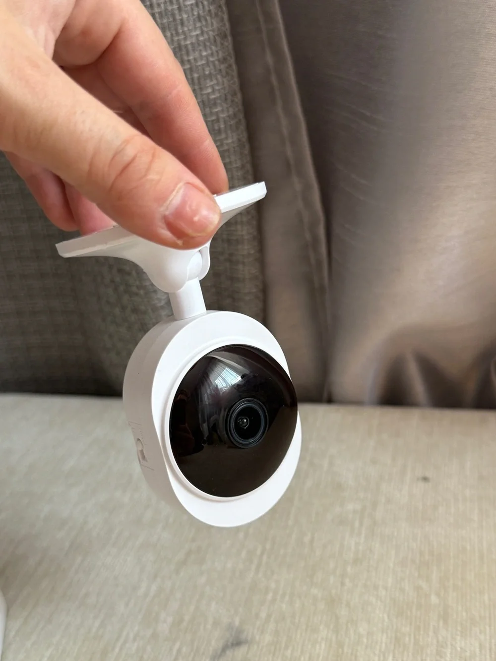Compact White Home Wi‑Fi Security Camera (C2)